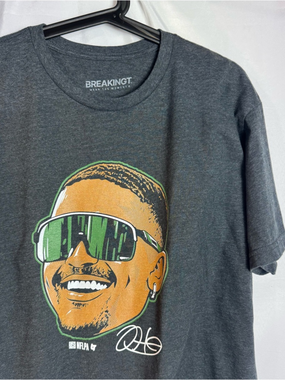 Jalen Hurts "Swag Head" T-Shirt - Officially Licensed NFLPA - BreakingT Sz M